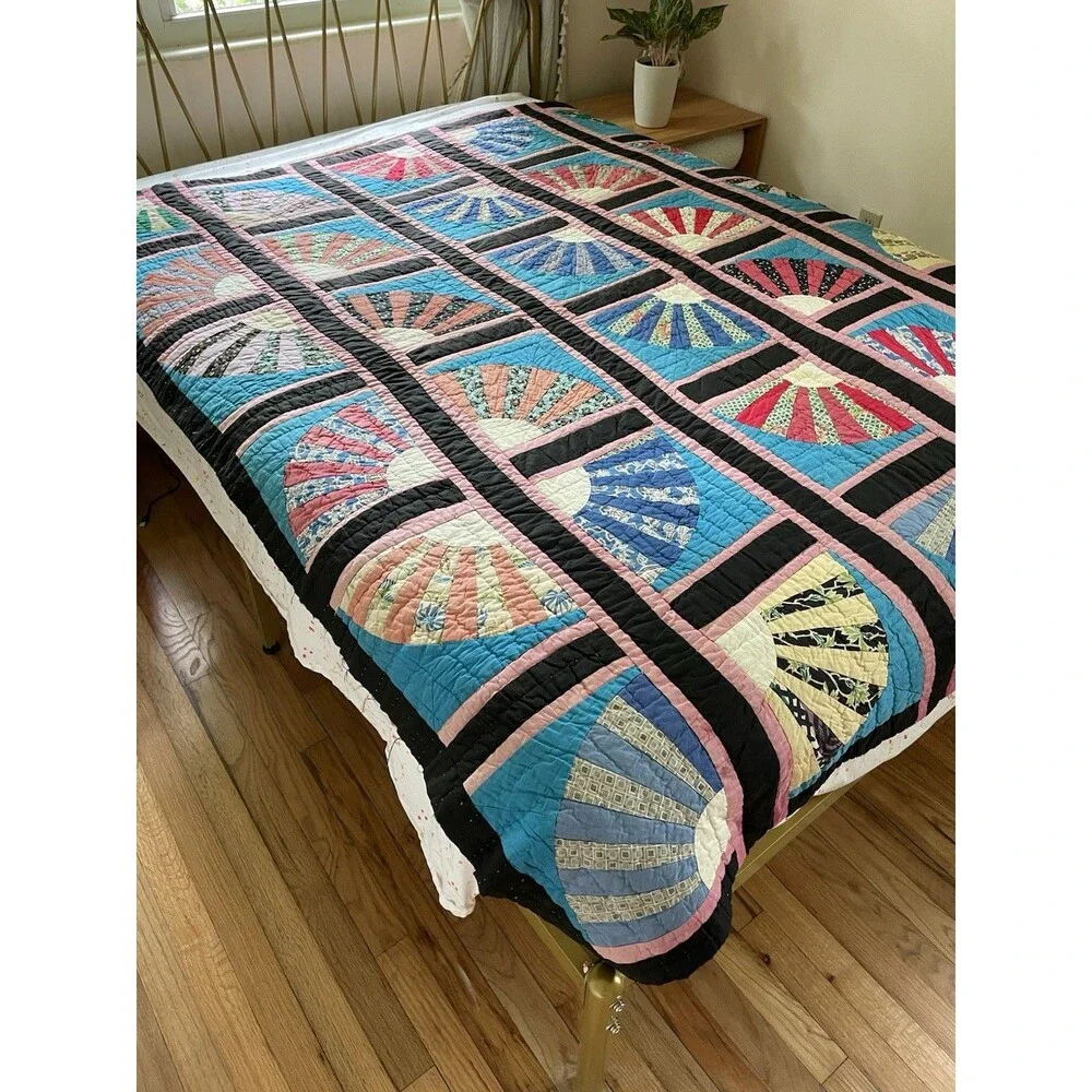 Vintage Grandmother’s Fan Hand Sewn Patchwork Quilt 75”x60”